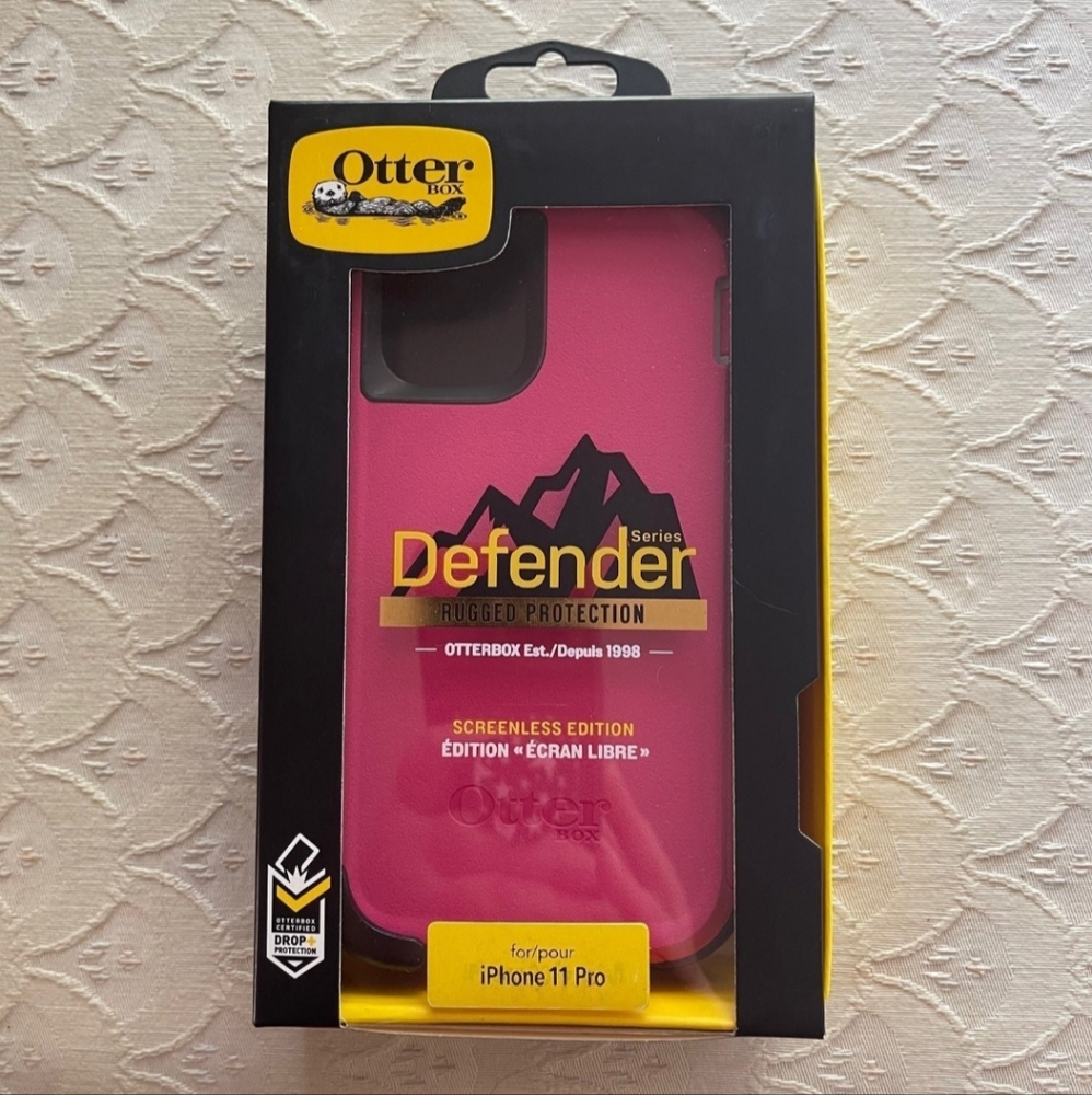 iPhone 11 Pro - Otterbox Defender Series Case (LOVEBUG PINK)